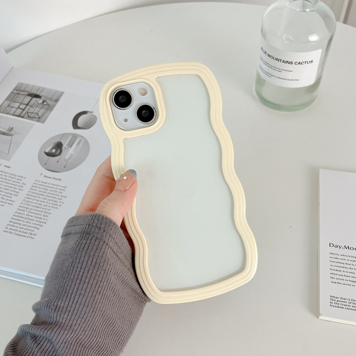 Cute Curly Wave Frame Shape Shockproof Soft Compatible with iPhone Case